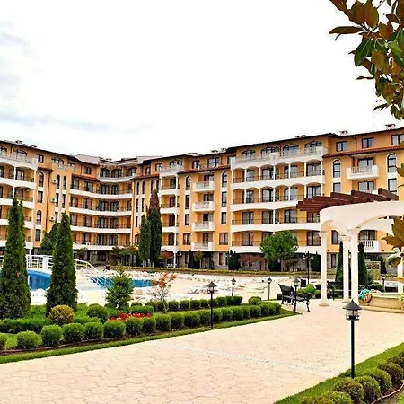 Great With One Bedroom In Royal Sun Апартамент